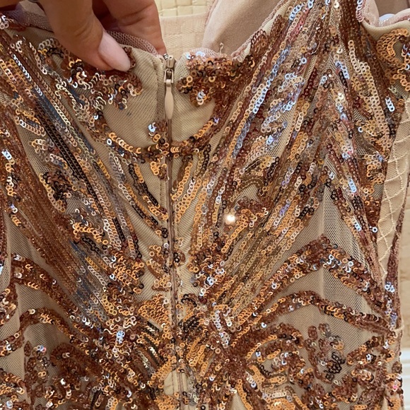 Betsy and Adam evening sequence gown size 6 - Picture 9 of 9